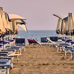 Beachside Comfort With Pool And Terrace * Bibione