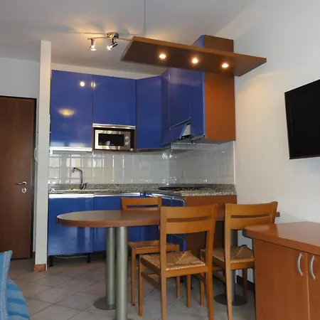 Beachside Comfort With Pool And Terrace *