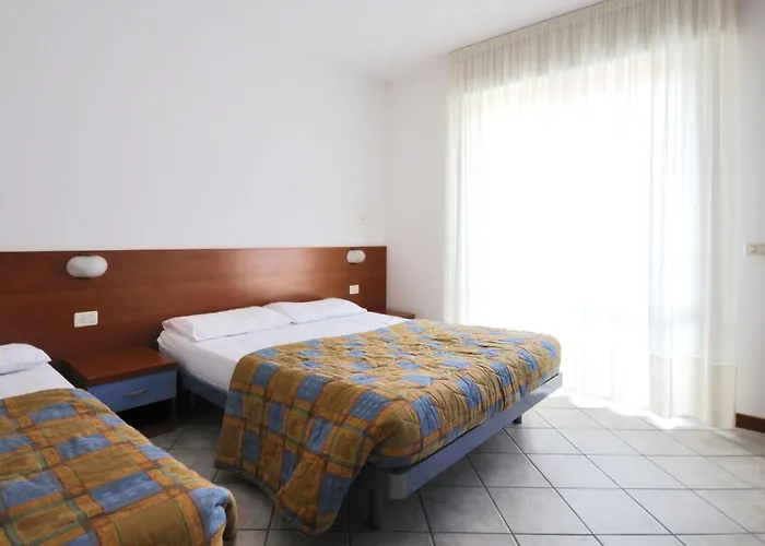 Beachside Comfort With Pool And Terrace Apartamento *