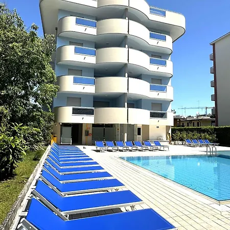 Apartment Beachside Comfort With Pool And Terrace *